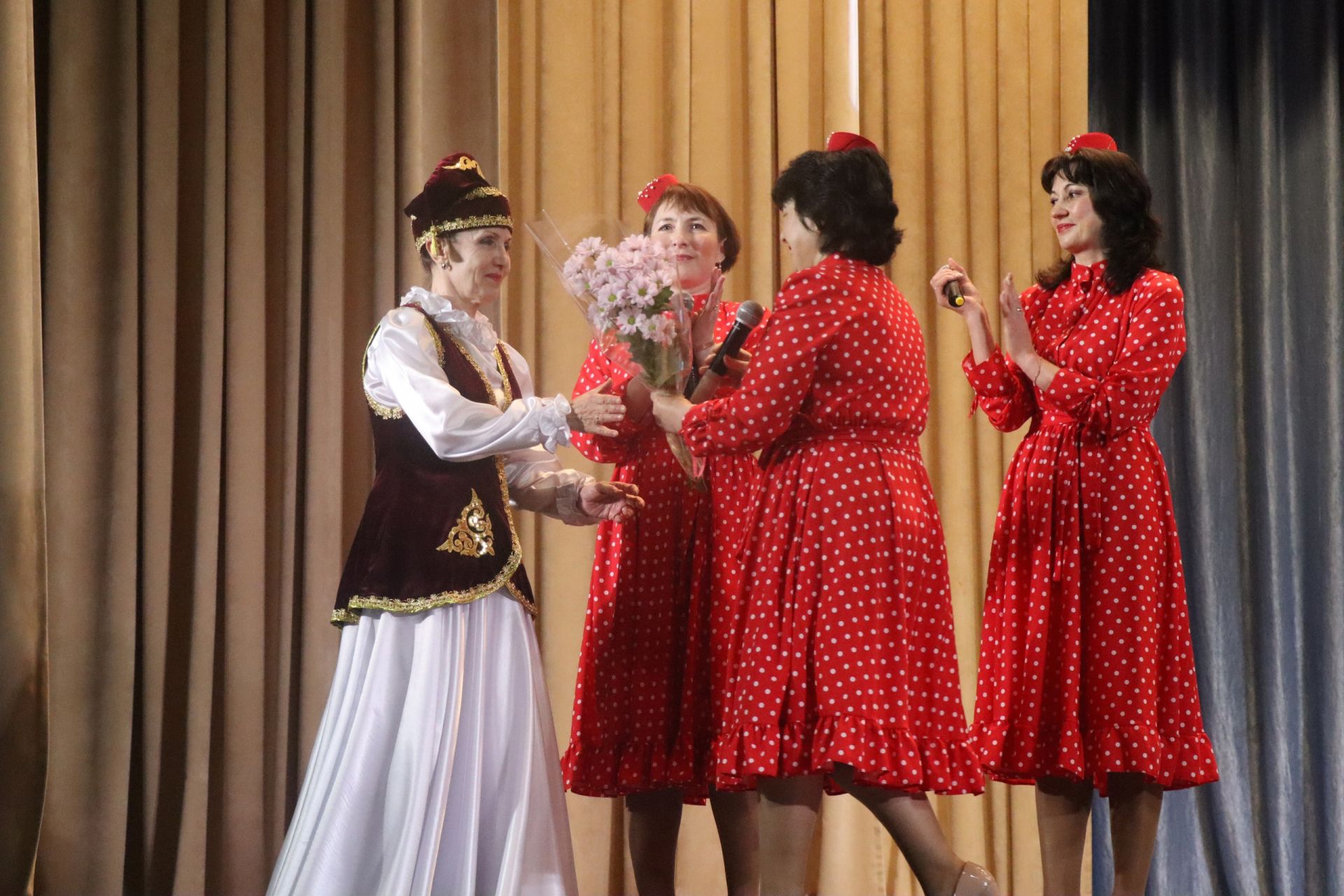 В Менделеевске состоялся юбилейный концерт клуба любителей танца «Вдохновение»