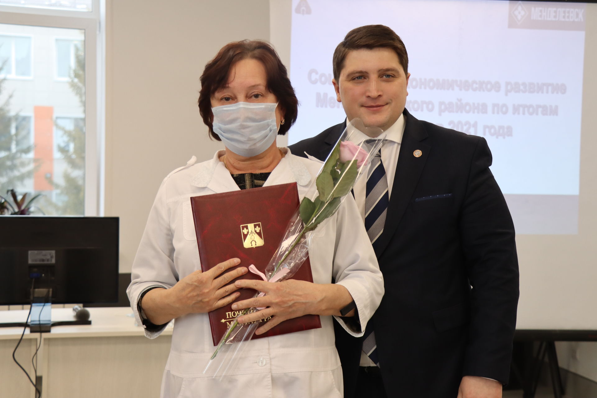 На медсовете в Менделеевской ЦРБ наградили работников здравоохранения