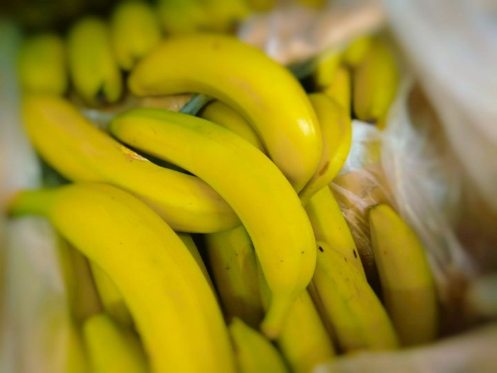 Кладезь "гормонов счастья": цены на бананы в продуктовых магазинах Менделеевска
