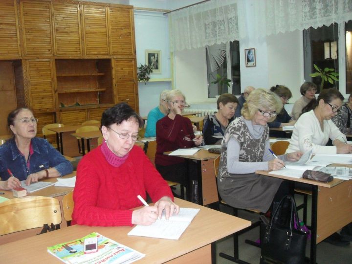 Учиться никогда не поздно: в Менделеевске начался набор студентов в Университет третьего возраста