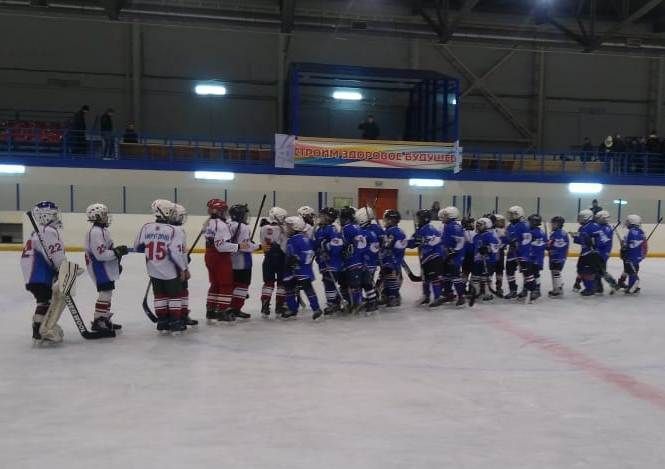 Менделеевские хоккеисты лидируют в общей турнирной таблице в своей группе