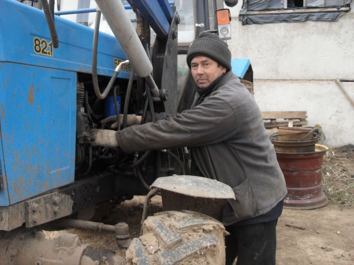 Флус Габдрахманов: «Рос возле тракторов, комбайнов, машин хозяйства»