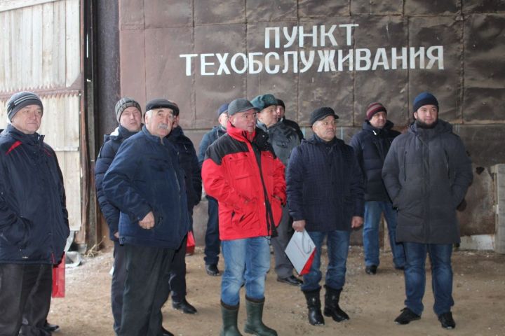 Как в Менделеевском районе прошёл семинар по подготовке техники на зимнее хранение