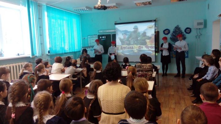 В Менделеевском районе школьникам рассказали о В.И. Белоусове