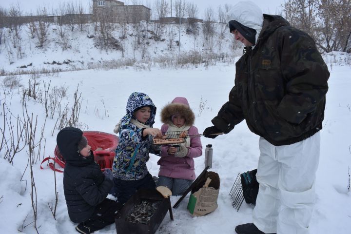 Совет отцов района организовал зимние забавы для детей