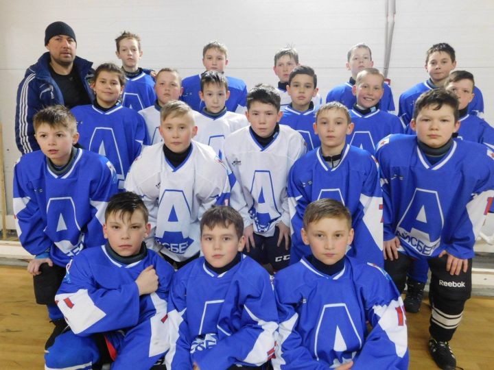 Юные менделеевские хоккеисты вышли в плей-офф Первенства РТ
