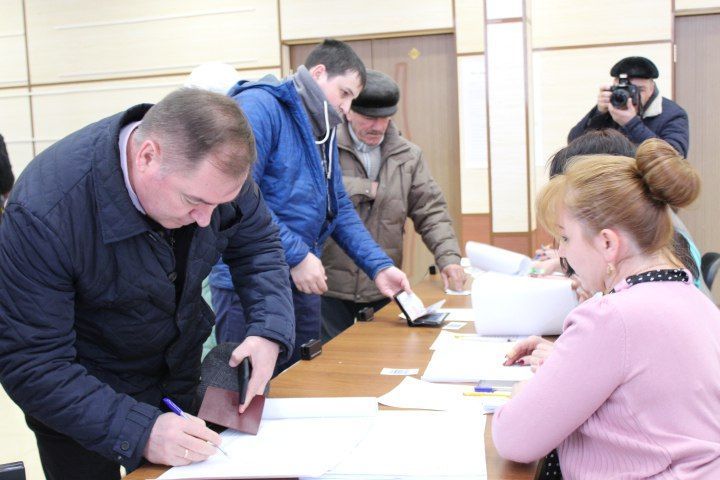 Глава Менделеевского района Валерий Чершинцев принял участие в выборах Президента РФ