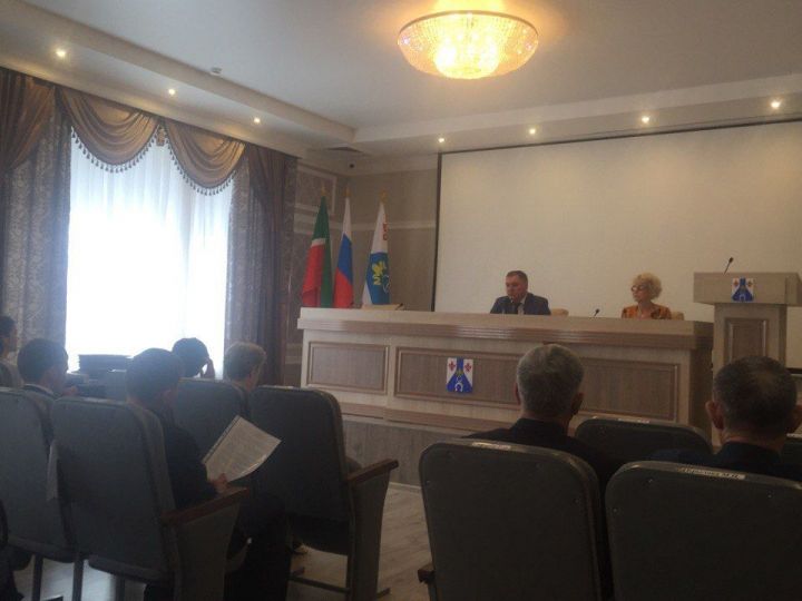 В муниципалитете состоялось заседание политсовета с участием главы района Валерия Чершинцева