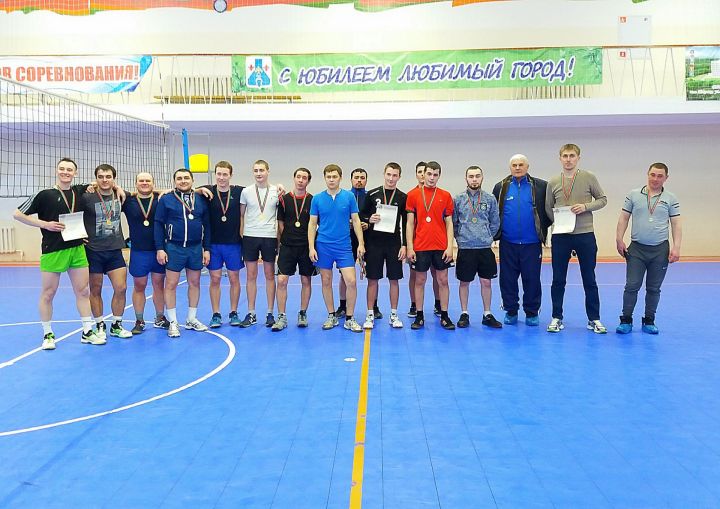 В Менделеевске прошло Первенство района по волейболу среди мужских сельских команд