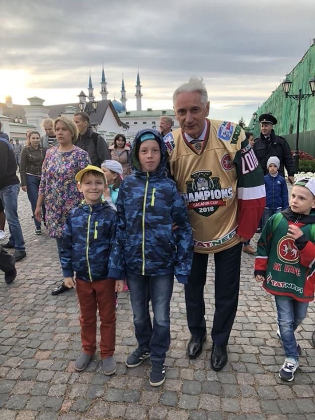 Юные хоккеисты Менделеевска побывали на встрече с победителями Кубка Гагарина