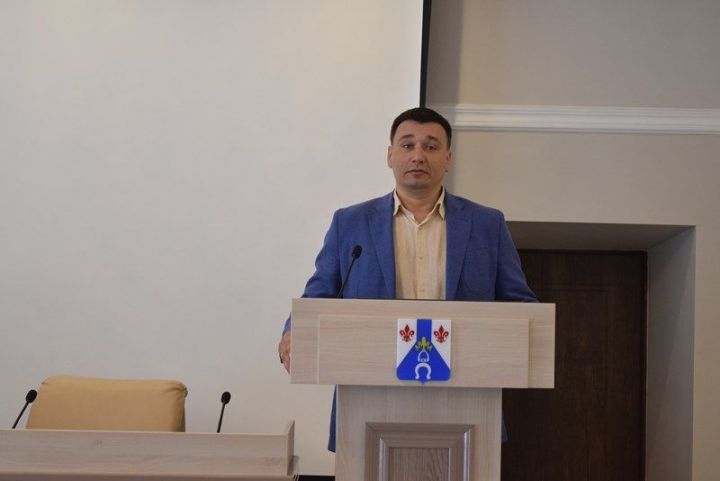 Глава района В. Чершинцев представил генерального директора АО «Аммоний»