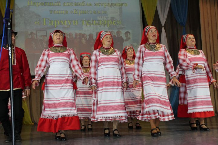 В ДК имени С.Гассара состоялся концерт участников Международного фестиваля-конкурса “Алтын Майдан-Крым »