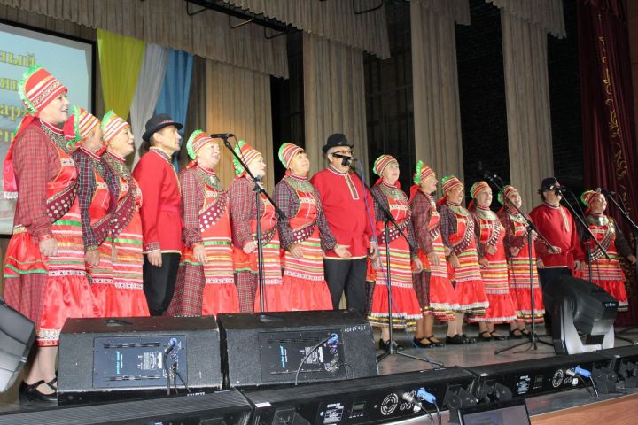 В ДК имени С.Гассара состоялся концерт участников Международного фестиваля-конкурса “Алтын Майдан-Крым »