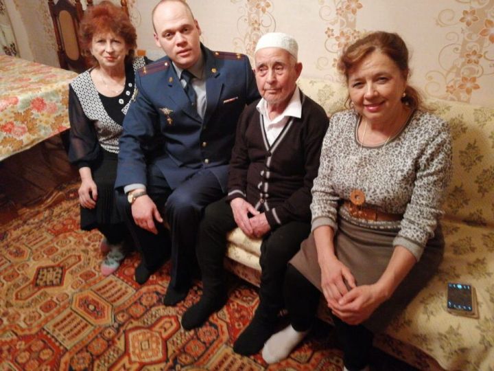 Ветеран из Менделеевска отметил свой 93-й день рождения