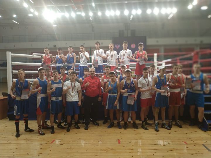 Менделеевские боксеры заняли призовые места в Республиканском турнире по боксу