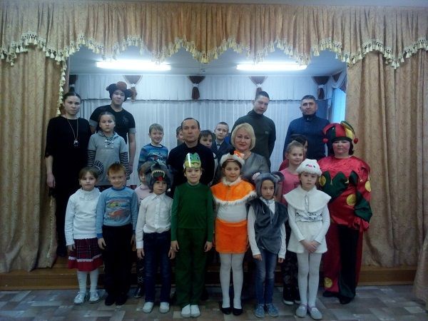 Воспитанники приюта "Камские зори" посетили театрализованное представление по мотивам сказки «Теремок»