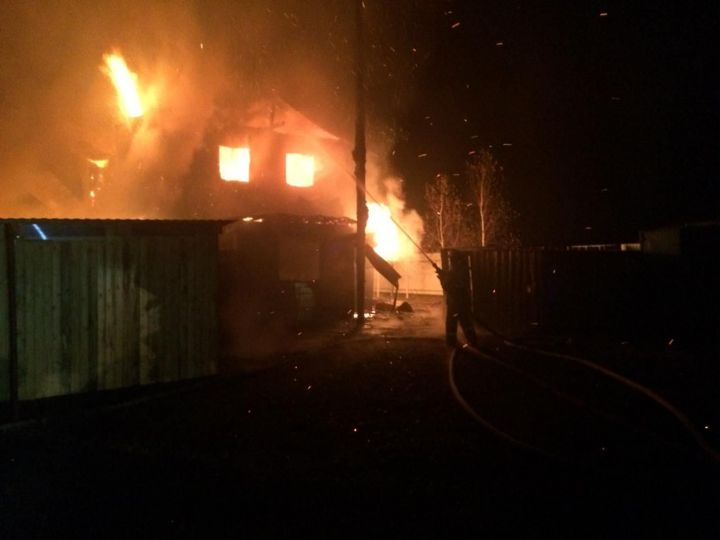 В Менделеевском районе сгорела дотла баня