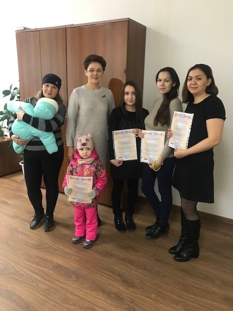 Ещё четыре менделеевские семьи получили сертификат на материнский капитал