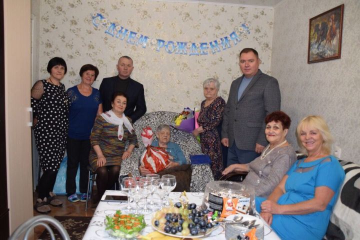 Ветеран Великой Отечественной войны Раиса Тюрина отмечает 95-летний юбилей
