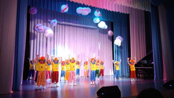 В Детской школе искусств состоялся концерт посвященный Дню матери