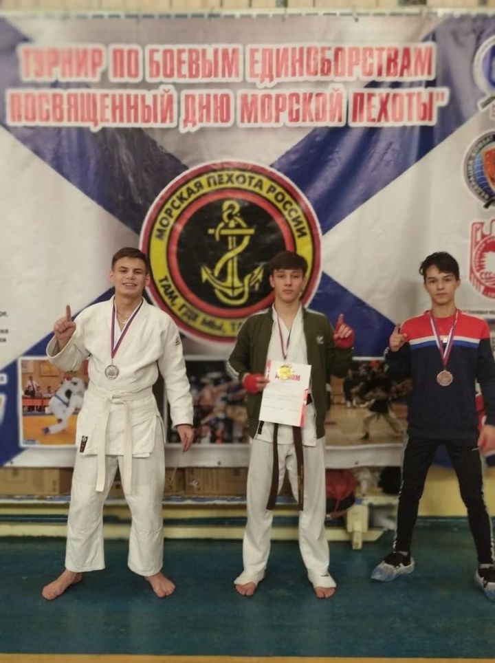 Менделеевская команда «Сатори» завоевала медали на республиканских соревнованиях по всестилевому каратэ