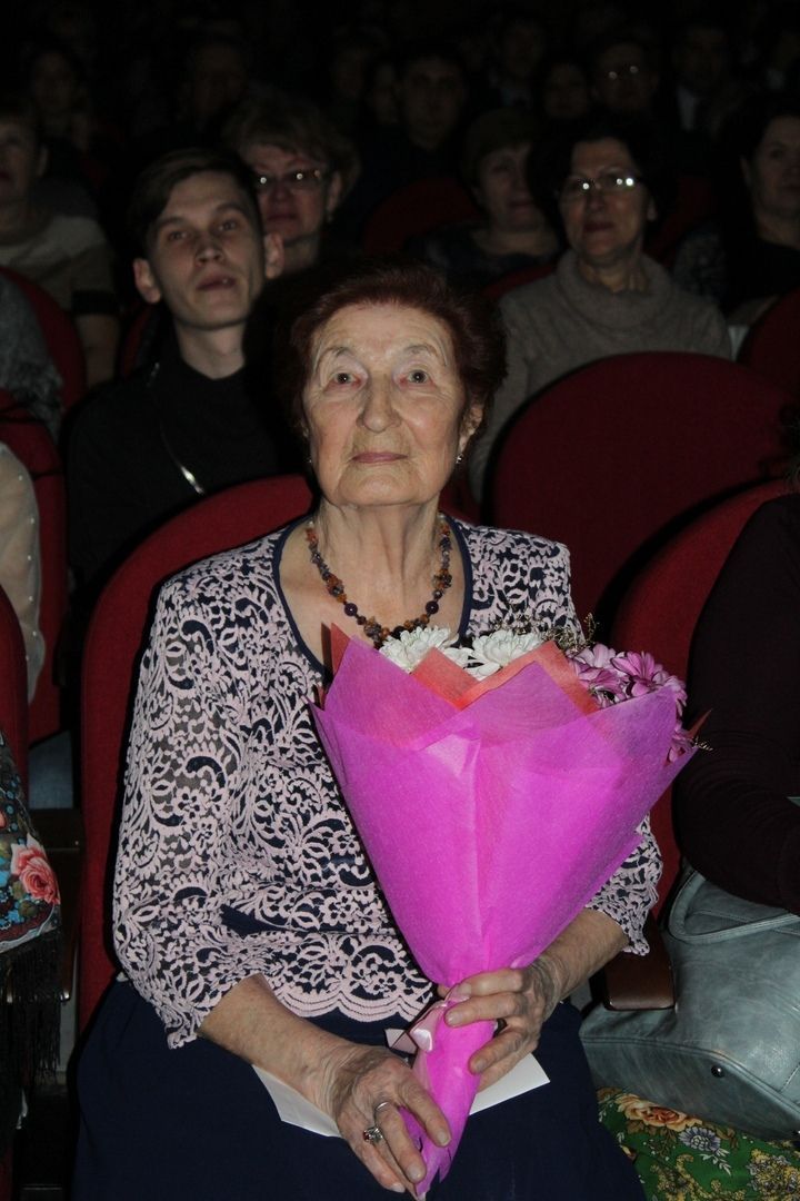 90-летнего юбиляра Разию Зиятдинову поздравили в Менделеевске