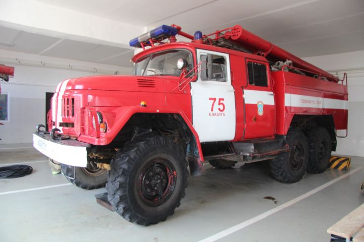 Александр Балясов поздравляет с 370-летием пожарной охраны России