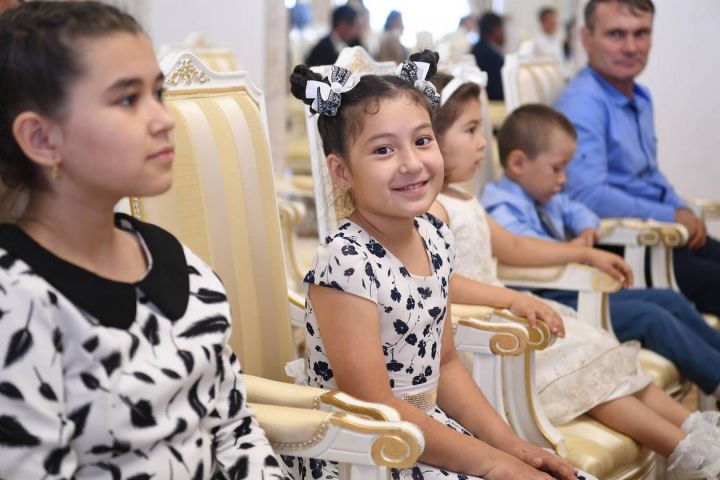 Минниханов: В РТ с 2020 года семьи с тремя и более детьми будут освобождены от платы за детсад