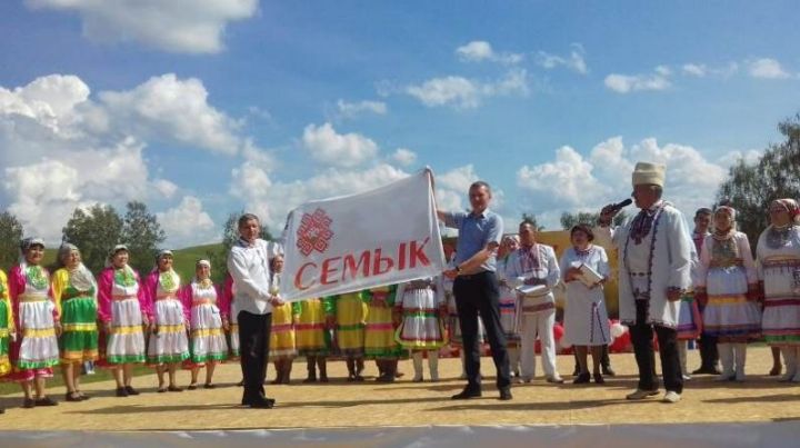 Эстафету проведения марийского праздника «Семык» принял Менделеевск