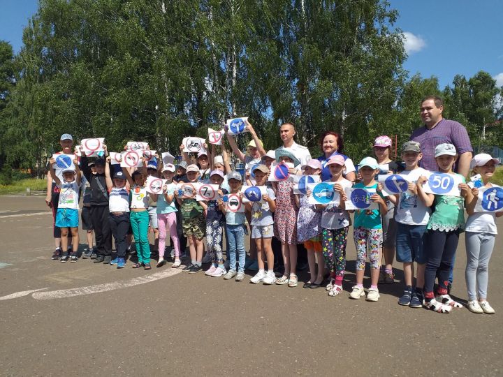 В пришкольном лагере Менделеевска прошло мероприятие по профилактике детского дорожно-транспортного травматизма
