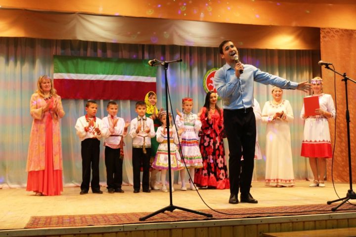 Как в Менделеевском районе прошёл фестиваль народов Татарстана «Венок Дружбы»
