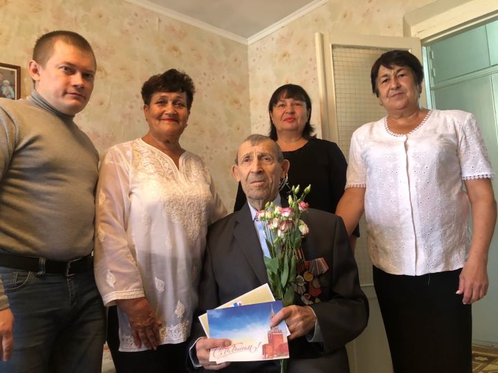 Менделеевец Михаил Чаговский отметил 95-летие