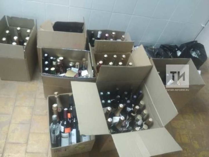 В одном из магазинов в Менделеевске обнаружили 175 литров поддельного алкоголя