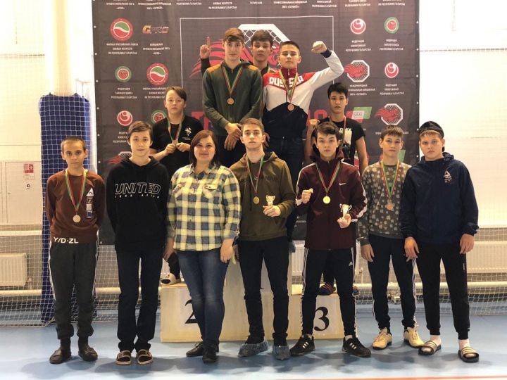 Девять медалей завоевали спортсмены клуба «Сатори» на республиканском турнире по всестилевому каратэ в средствах защиты