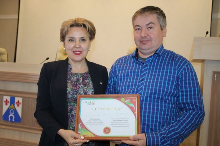 КФХ «Махмудов» получило сертификат на использование знака «100 лет ТАССР»