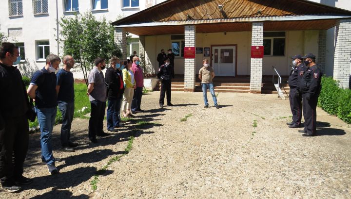 Менделеевских полицейских проводили в Северо-Кавказский регион
