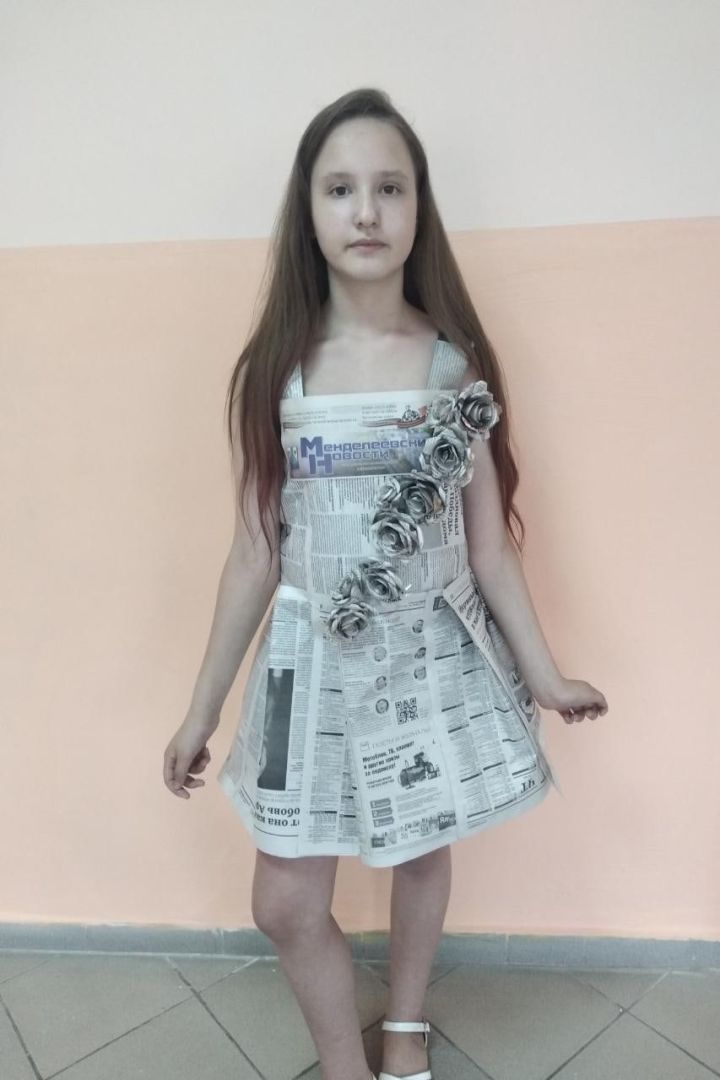 Коллекцию одежды из газет сделала Наталья Шорина