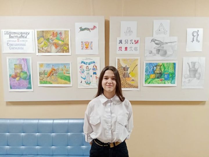 В Детской школе искусств проходит персональная выставка ученицы Снежаны Степановой