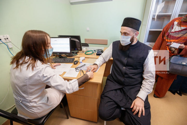Муфтий Татарстан сделал прививку от коронавируса