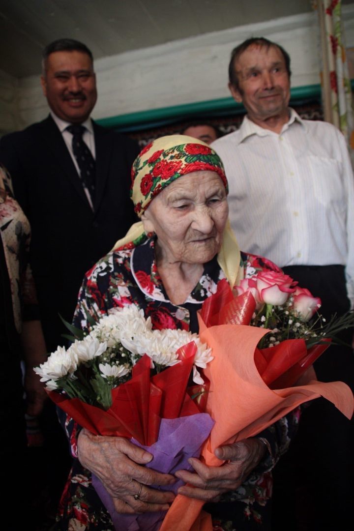 Илнәттә хезмәт ветераны Ирина Абрамова 90 яшен билгеләде