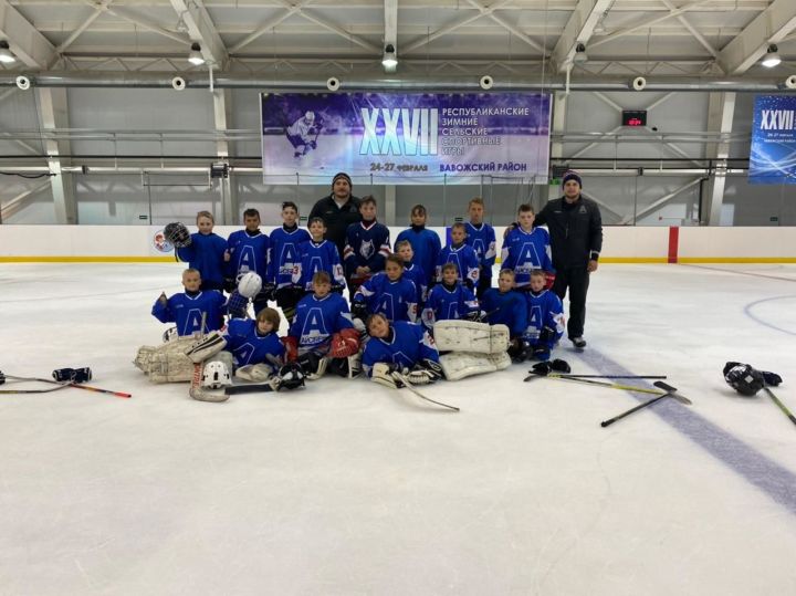 Команда «Айсберг» одержала победу в товарищеском матче по хоккею