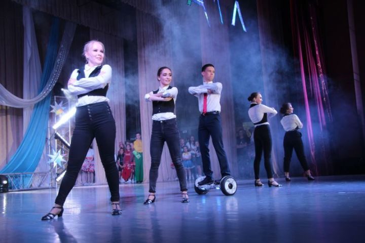 В Менделеевске состоится отчётный концерт ансамбля эстрадного танца «Кристалл»