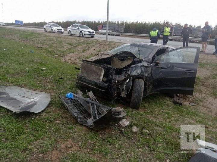 Водитель внедорожника умер, вылетев с трассы М7 в кювет