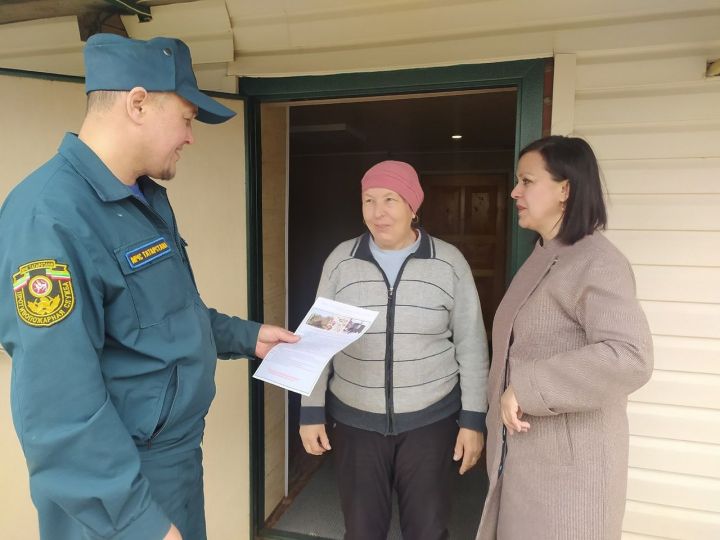 Жителям Ижёвского поселения разъяснили требования пожарной безопасности