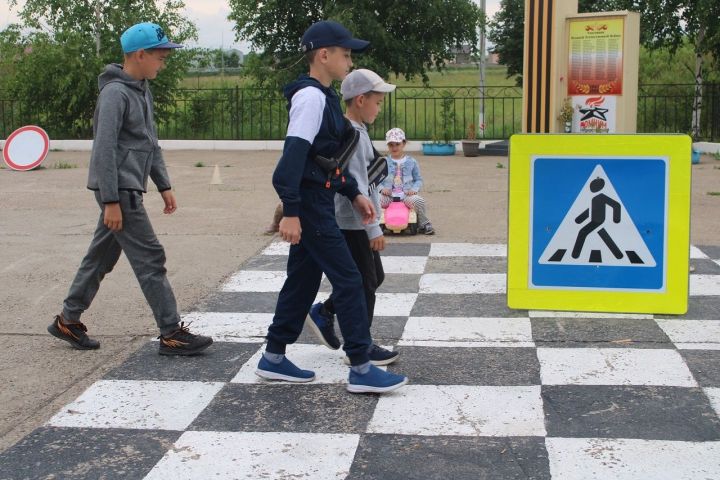 Юные мунайкинцы участвовали в игре «Тише едешь – дальше будешь»