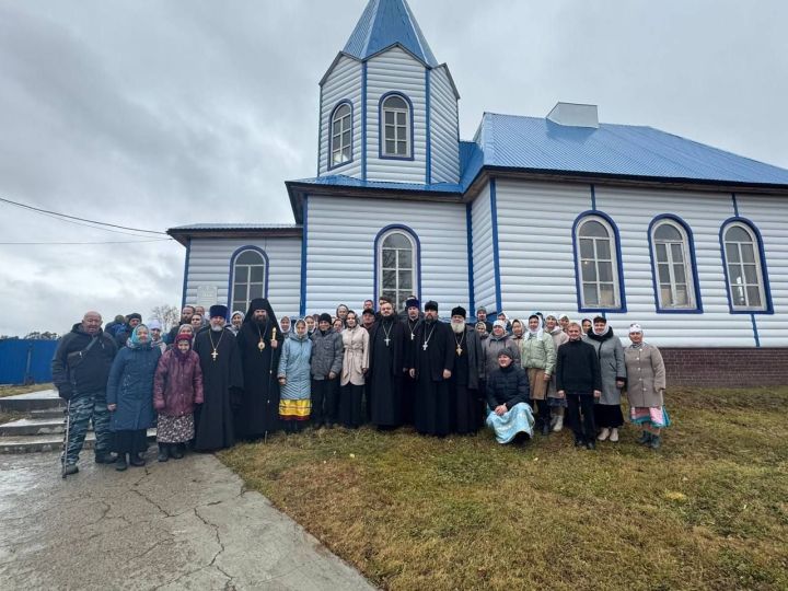 В Монашевской церкви освятили новые купола