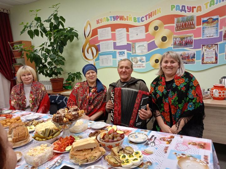 В Татарско-Челнинском СДК организовали  квартирник «Народный хит – частушкин бит»