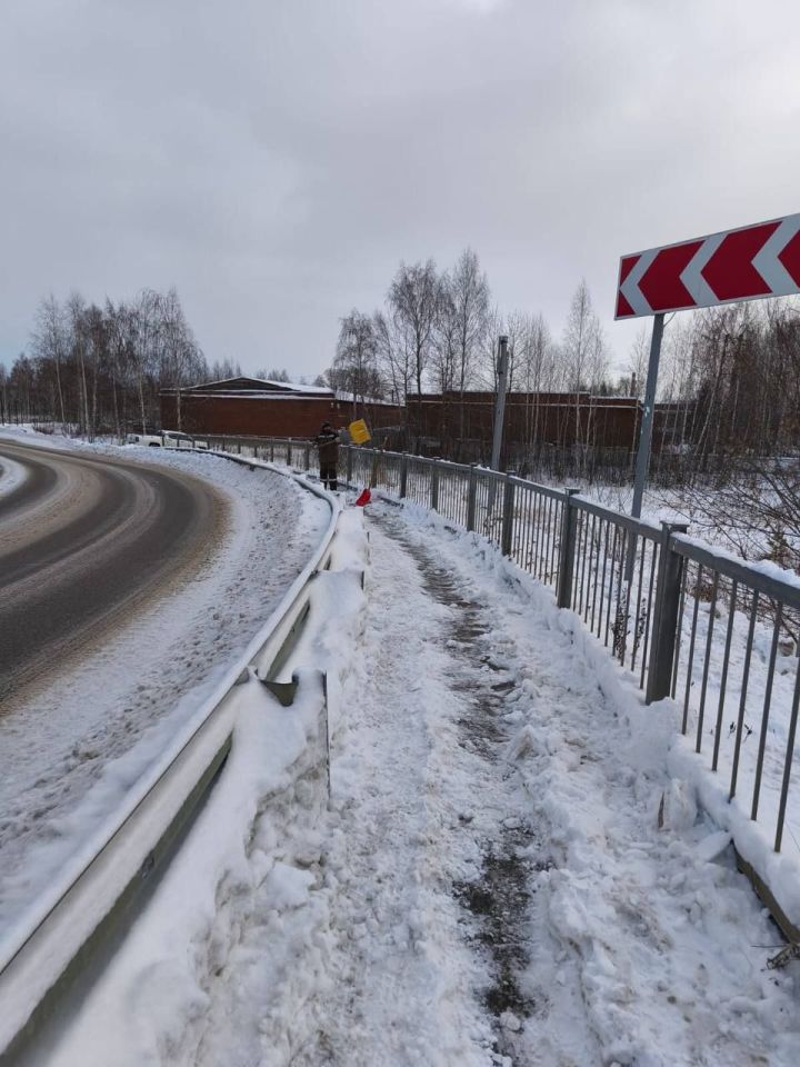 Уборка снега в Менделеевске: забота о безопасности горожан