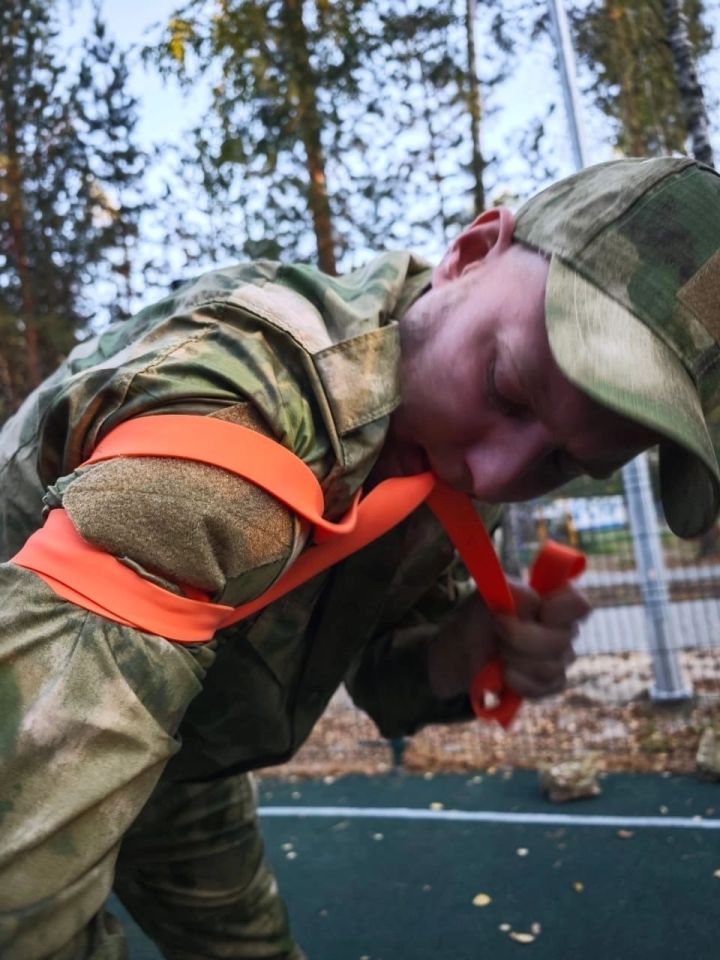 Директор Молодежного центра «Яшьлек» проходит комплексную военную подготовку в Зеленодольском районе