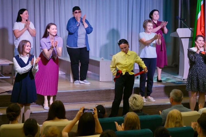 Сотрудники АО «Аммоний» Менделеевска приняли участие в церемонии вручения аттестатов выпускникам 9-х классов